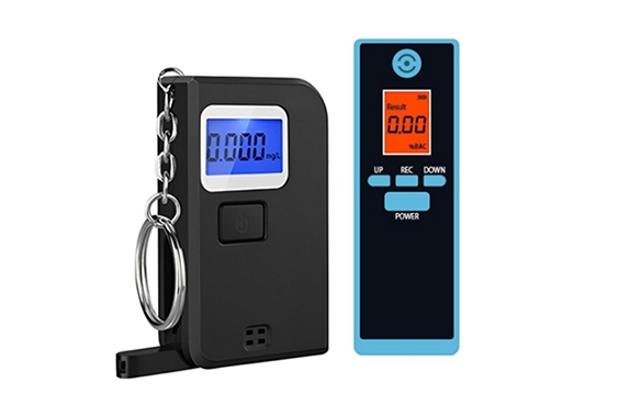 Keychain alcohol tester and bluetooth alcohol tester