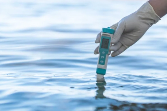 Water quality tester to test water