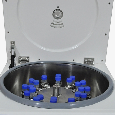 Benchtop centrifuge 5000 rpm chamber