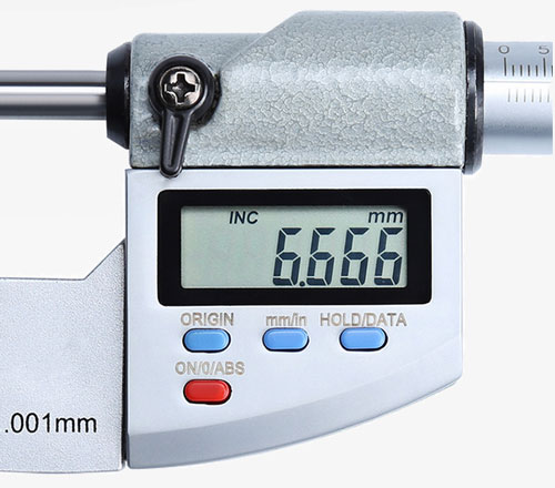Digital outside micrometer with LCD display