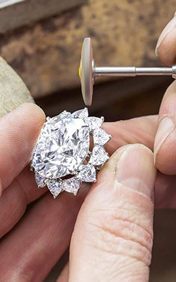 Gia diamond loupe for diamond cutting
