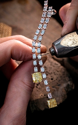 Gia diamond loupe for jewelry manufacturing