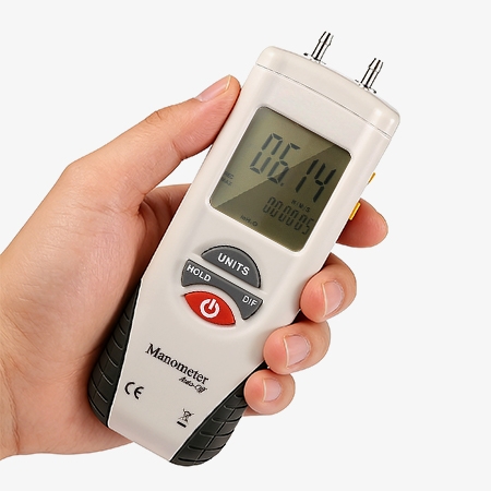 Handheld 206.8 kpa digital differential pressure manometer