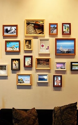 Indoor 90 degree angle laser level for photo wall