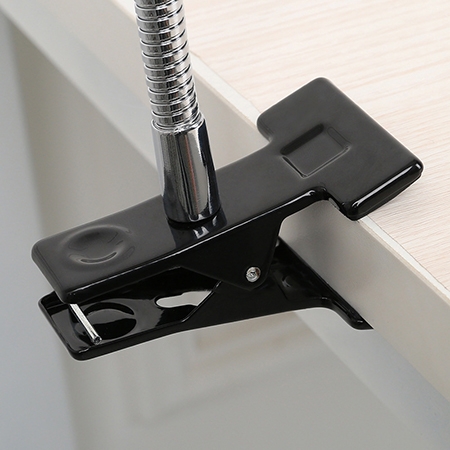 LED magnifying glass with sturdy clamp