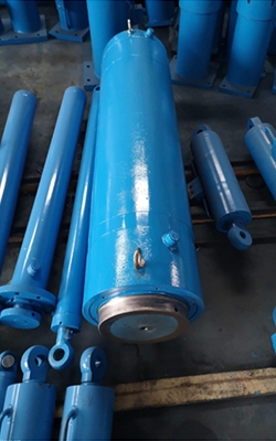 Marine thermometer for hydraulic units
