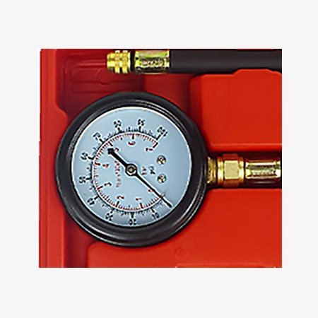 Mechanical fuel pressure gauge set detail