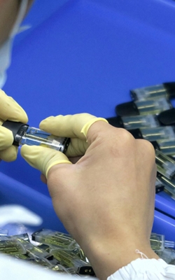 Nitrogen purity analyzer for electronics manufacturing