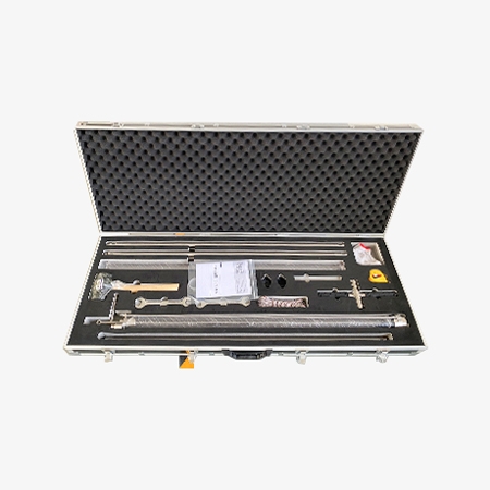 Piston soil sampler kit is easy to assemble and disassemble