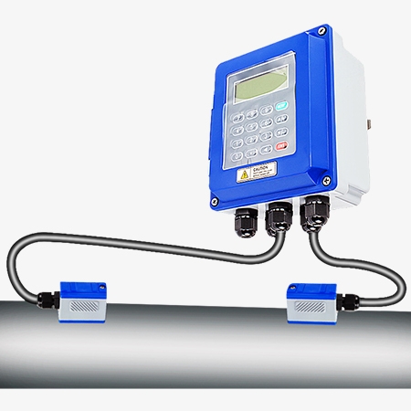 Portable ultrasonic flow meter using