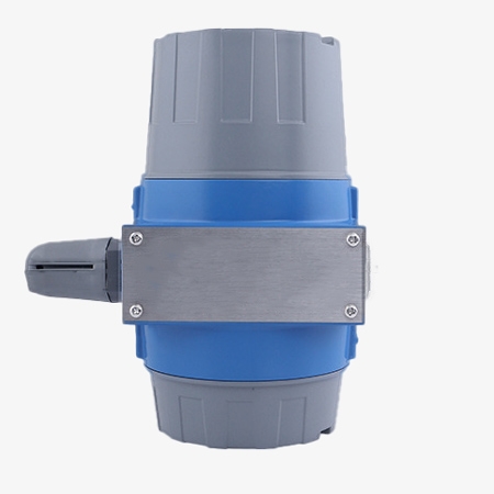 Differential pressure transmitter for liquid photo