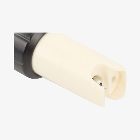 Digital handheld water quality tester detail