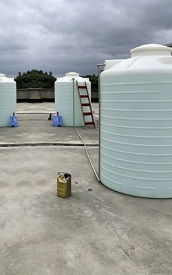 Plastic water tower
