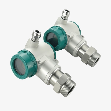Radar liquid level transmitter image