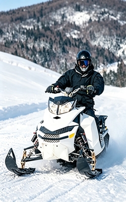 Snow vehicle