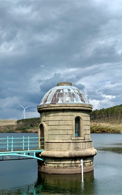 Rain gauge for hydrological station