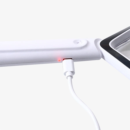 Rechargeable USB magnifier charging port