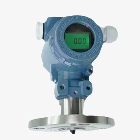 Submersible level transmitter with digital display
