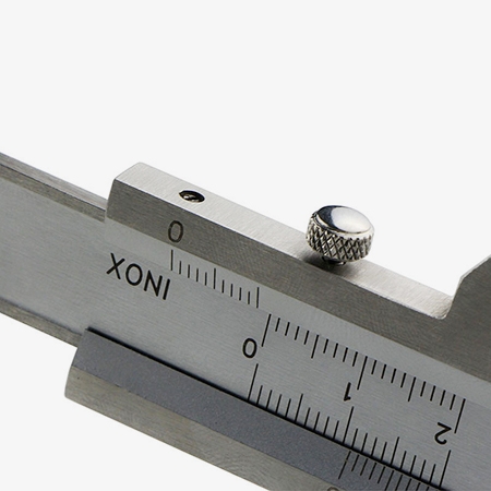 Vernier weld gauge adjustable nut