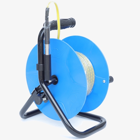 Water level meter with carrying handle