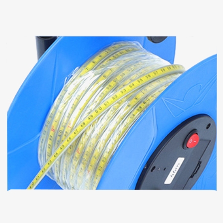 Water level meter with clear scale markings