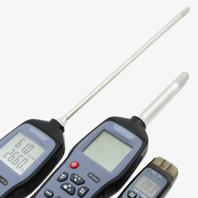 Wireless temperature and humidity data logger with probe